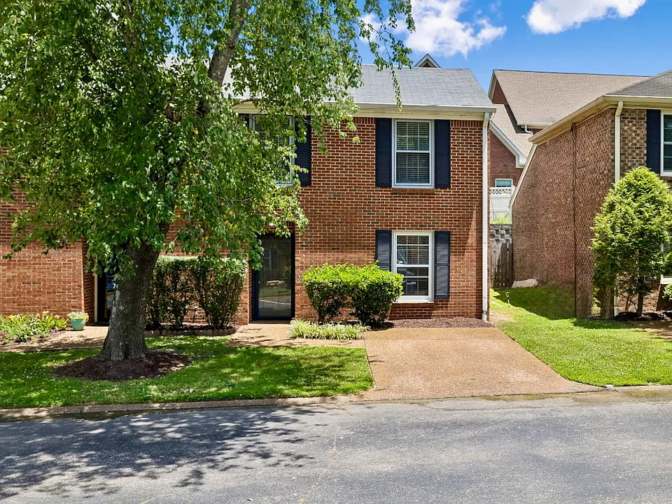 1129 W Main St #8