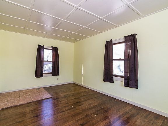 5th image of 1327 K Ave NE