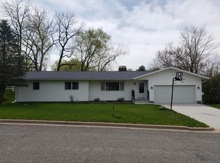 904 Monroe St, Onalaska, WI 54650