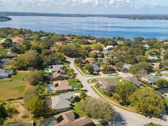 5th image of 12322 Lake Valley Dr