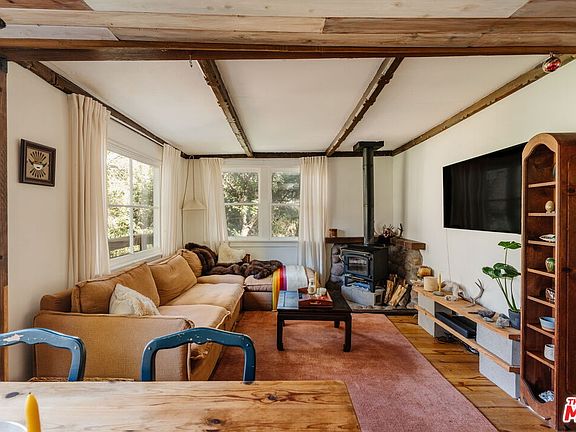 3rd image of 23300 Red Rock Rd