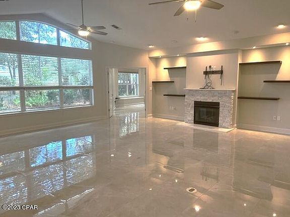 3rd image of 1415 Baytowne Cir E