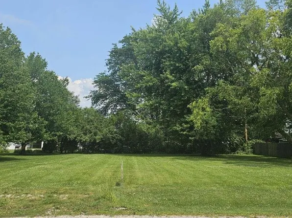 7 Julius Maertes St, Silvis, IL 61282