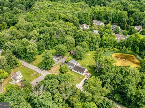 866 Shavertown Rd, Garnet Valley, PA 19060