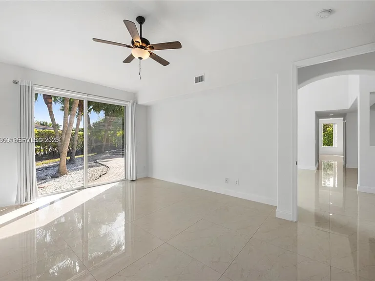 16449 SW 84th Pl — Photo 39