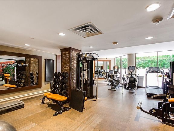 4th image of 2800 Island Blvd APT 1103
