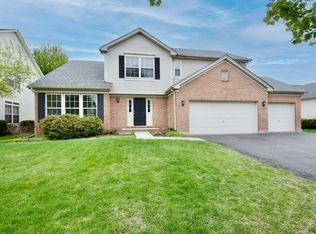 700 Manhattan Cir, Oswego, IL 60543