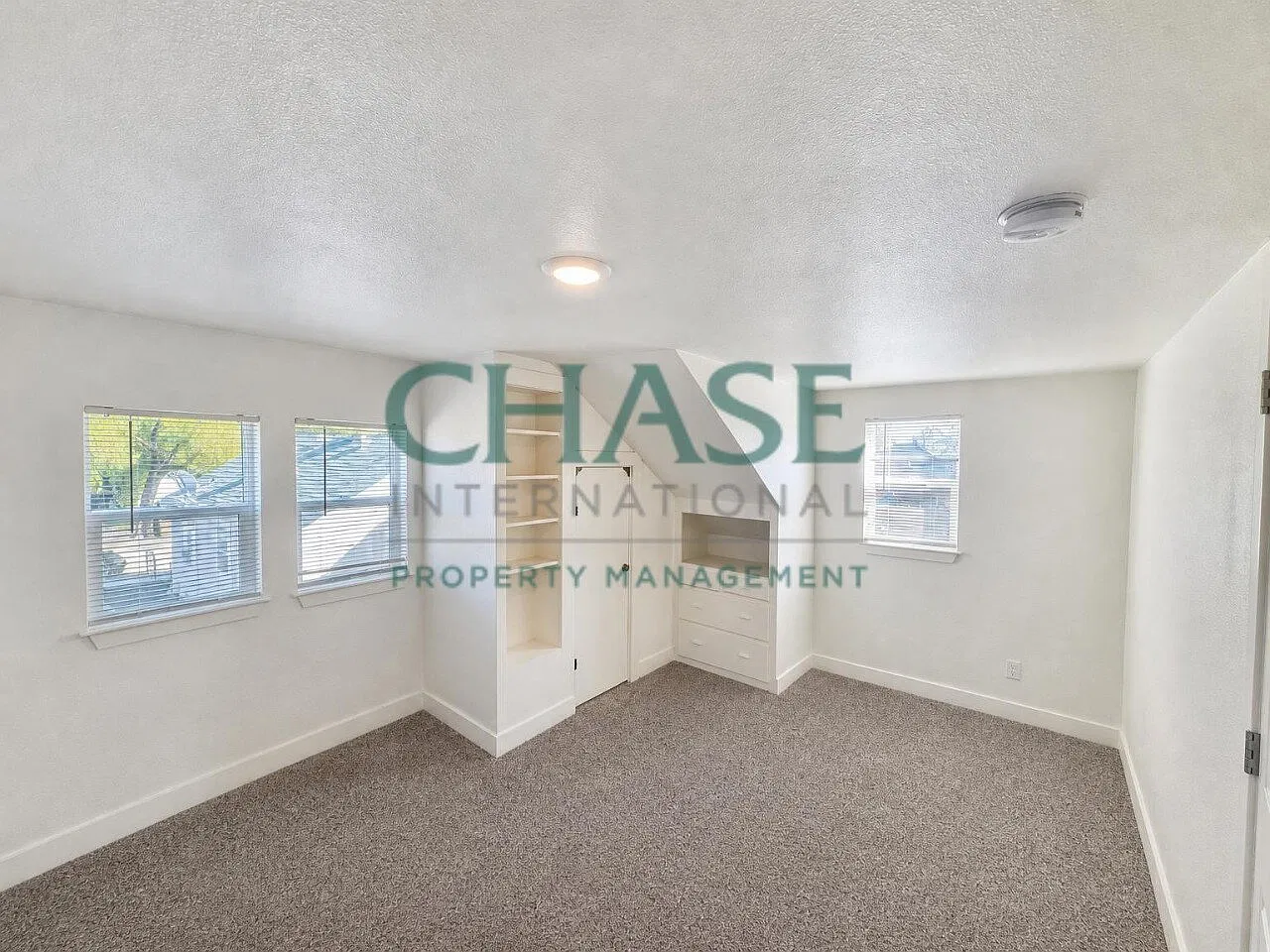 3 bed, 2.0 bath, 1514 sqft, $2,400 — Photo 3