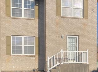 305 Colonial Club Dr, New Albany, IN 47150