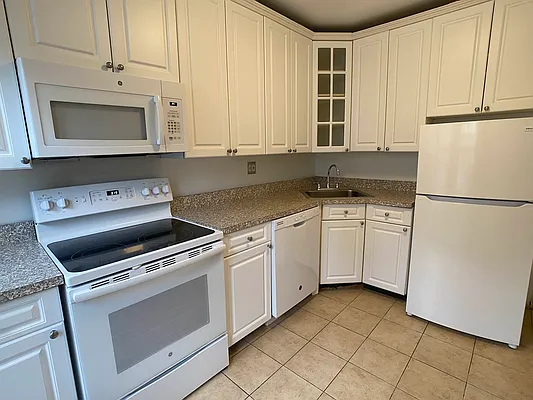 Rented by Tourma Realty LLC | media 20