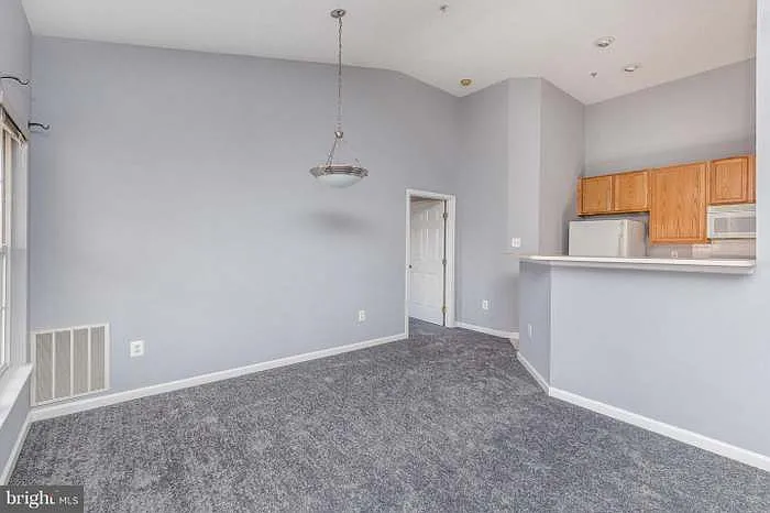 3033 Hunting Ridge Dr — Photo 17