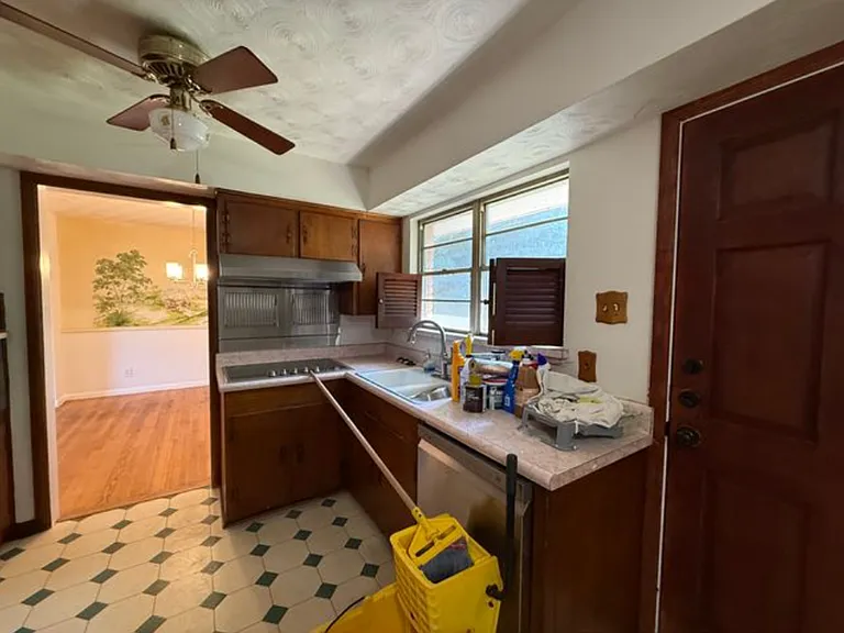 2834 Ava Ln — Photo 6