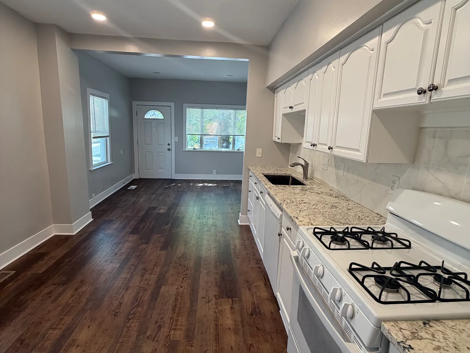 2 bed, 1280 sqft, $2,100 — Photo 3