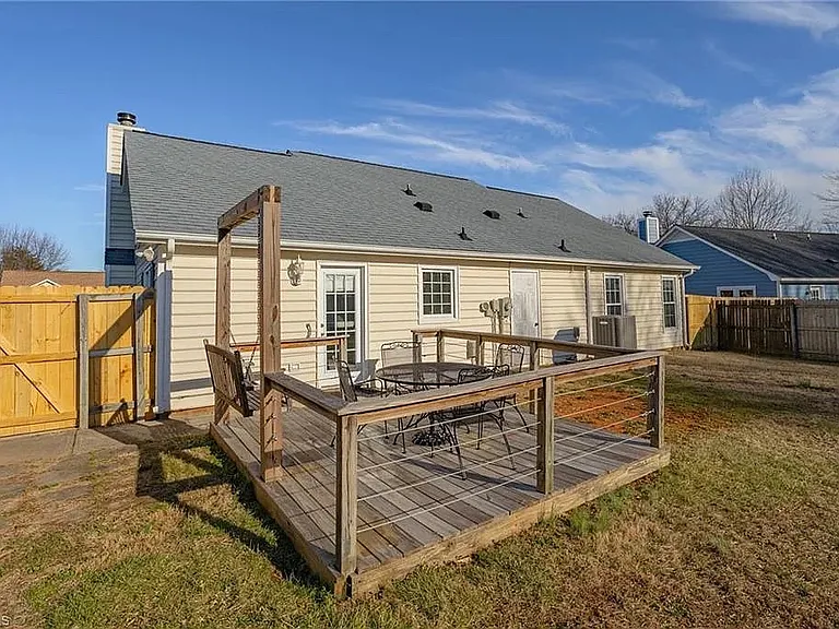 4717 Eagle Rock Rd — Photo 24