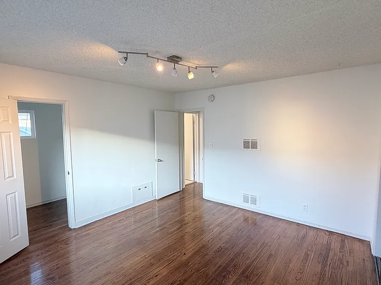 5707 Virginia Ave #8 — Photo 6
