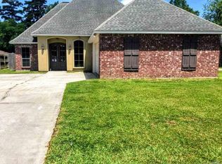 9947 Chanel Dr, Denham Springs, LA 70706