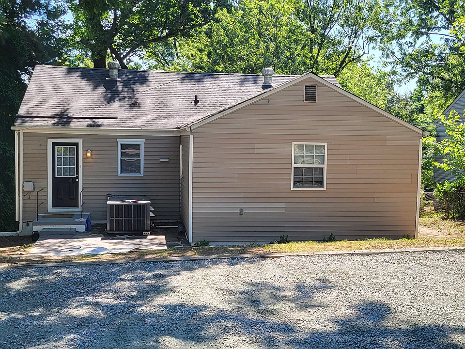 4703 Caldwell Ave