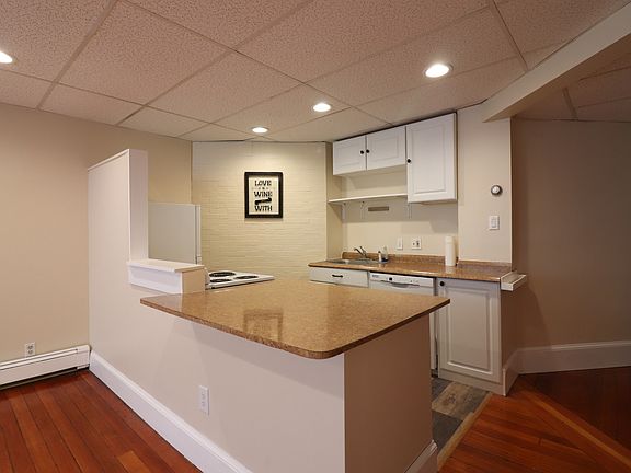 4th image of 103 Longwood Ave #B
