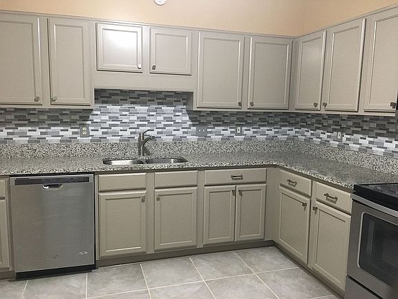 5th image of 631 N Fairfield Dr