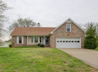 811 Gardendale Ln, Clarksville, TN 37040
