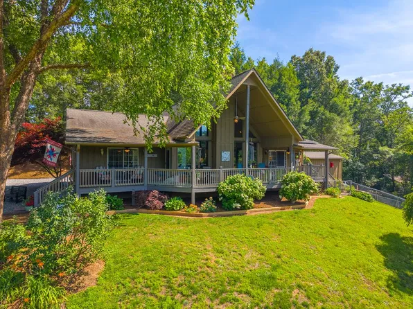 323 Berry Mountain Rd, Sylva, NC 28779