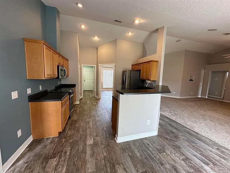 616 Buoy Dr — Photo 6