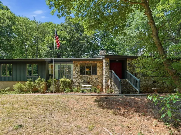 507 Phar Lap Ln, Bahama, NC 27503