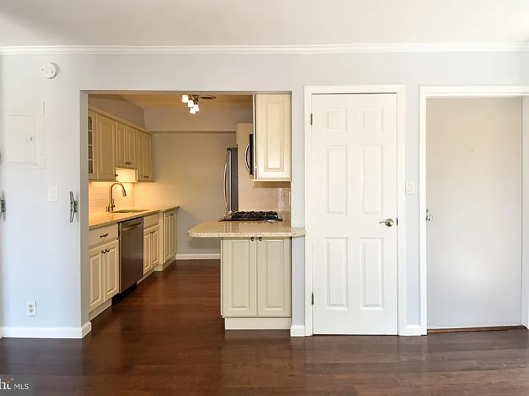 308 Forbes St #I — Photo 12