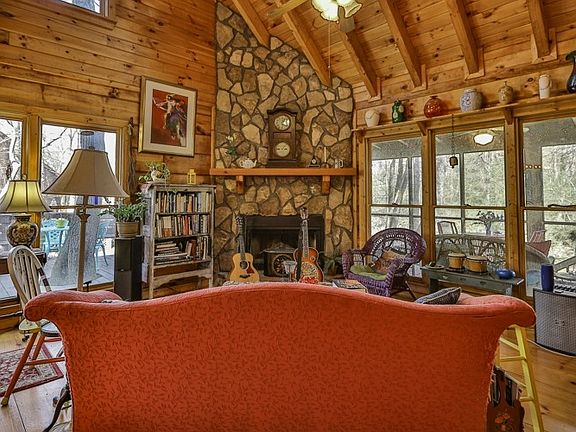 5th image of 337 Finncannon Dr