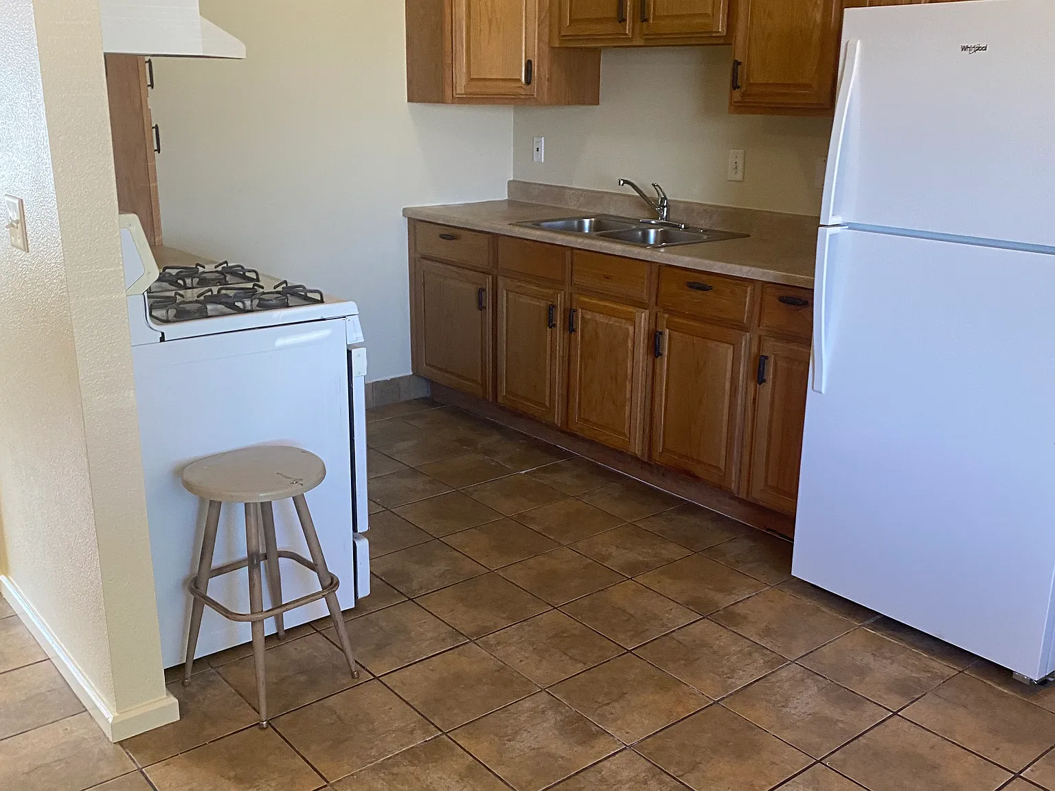 1 bed, 650 sqft, $1,100 — Photo 3