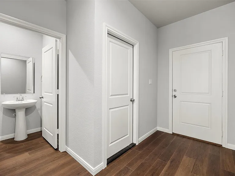 4933 Dalhart Dr — Photo 6