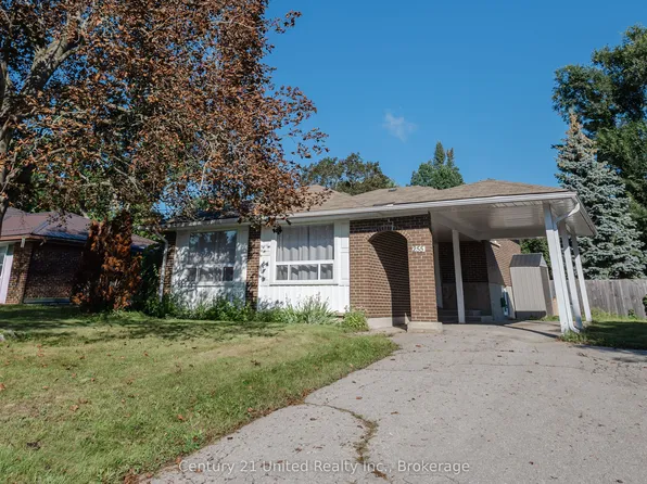 255 Woodward Ave, Selwyn, ON K9L 1K1