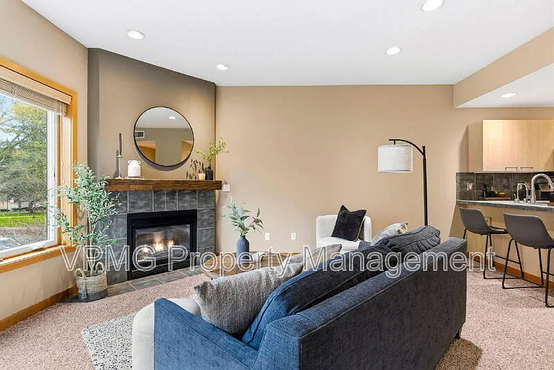 2 bed, 2.0 bath, 956 sqft, $2,795 — Photo 3