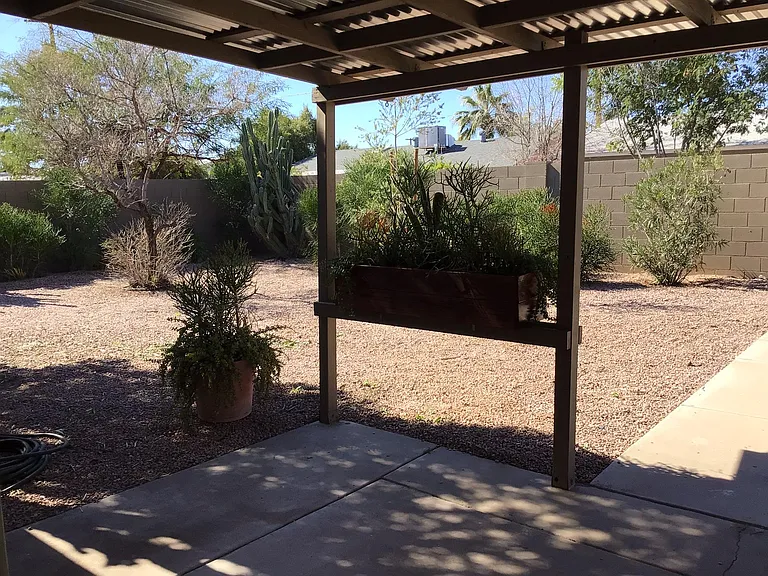 1646 N Daffodil St — Photo 32
