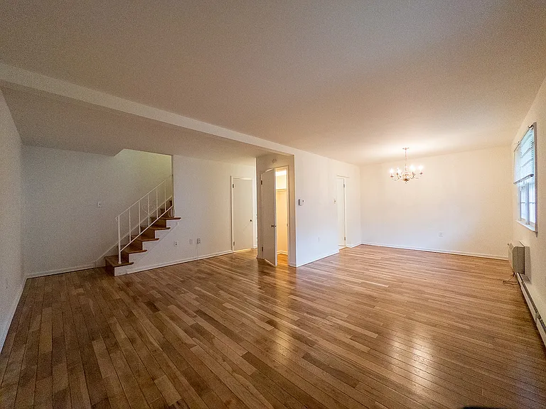 Hampshire Place Townhomes — Photo 6