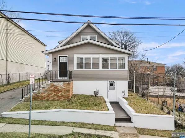 8 Orchard Pl #10, Irvington, NJ 07111
