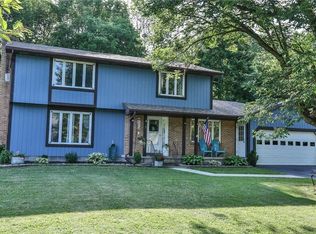 7 Valley View Cir, Holley, NY 14470