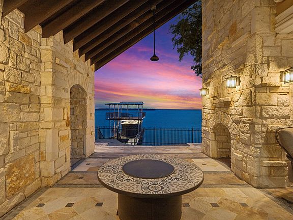 4th image of 8805 Royal Harbor Ct