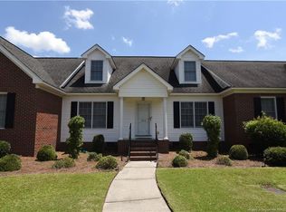 611 Amberdale Cir W, Lumberton, NC 28358