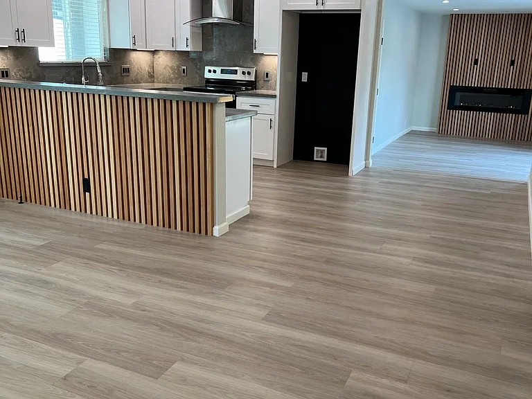 888 Leith Ave — Photo 2