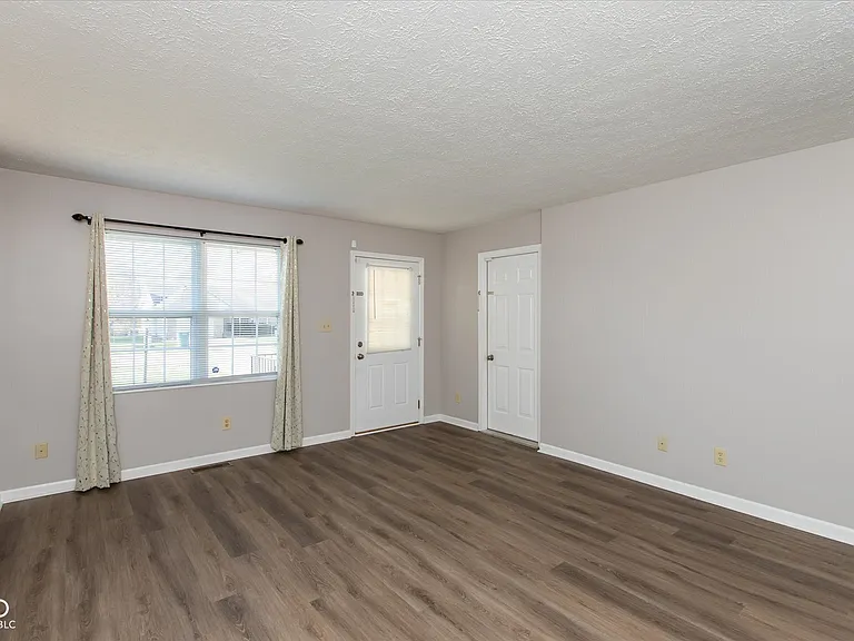 2099 Galaxy Dr — Photo 4