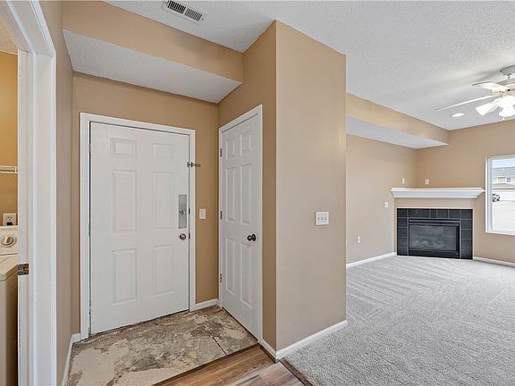 3rd image of 1110 NE 6th Ln Unit G2