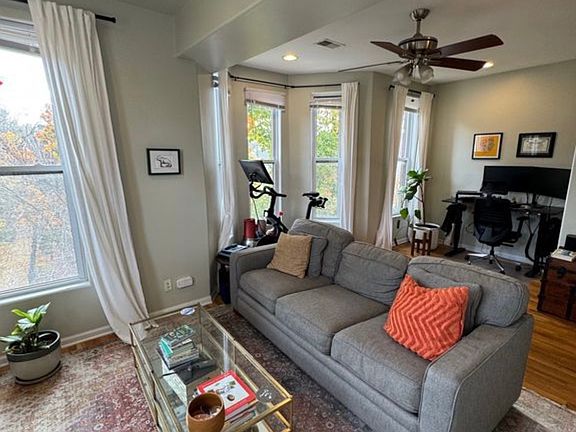 3rd image of 1134 W Barry Ave #3