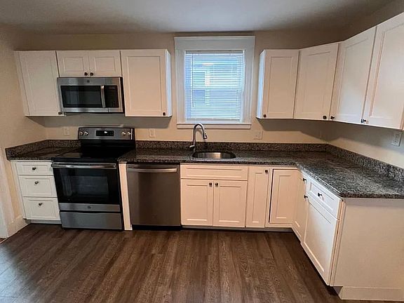 3rd image of 185 Henry Ave #1