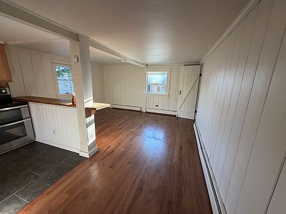 2nd image of 10 Dusinberre Rd