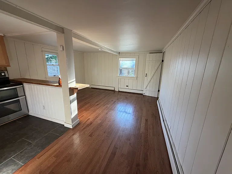 10 Dusinberre Rd — Photo 2