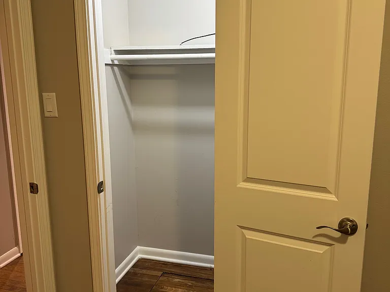 10187 N College Ave — Photo 8