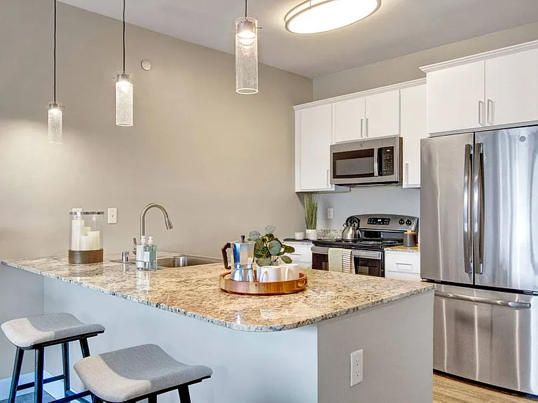 Gatsby Apartments — Photo 9
