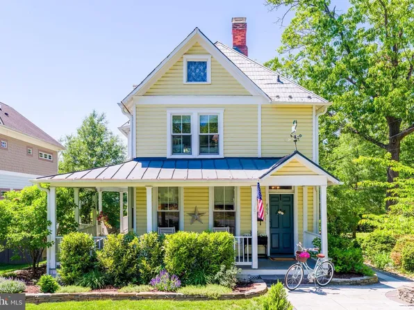 805 Monroe St, Herndon, VA 20170
