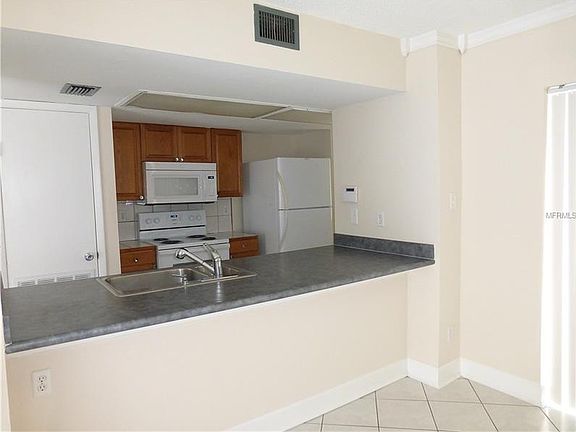 3rd image of 860 Creekway Ct